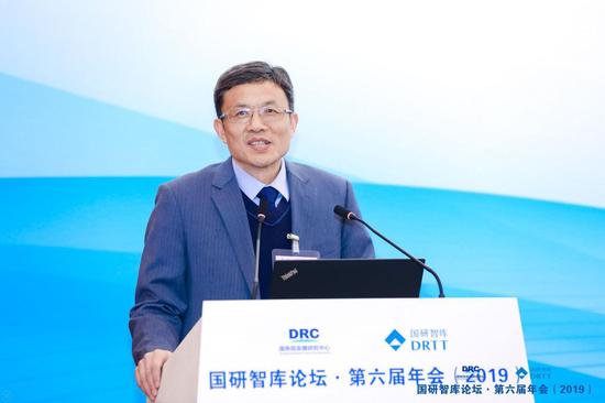 国家金融与发展实验室高级研究员尹中立发言